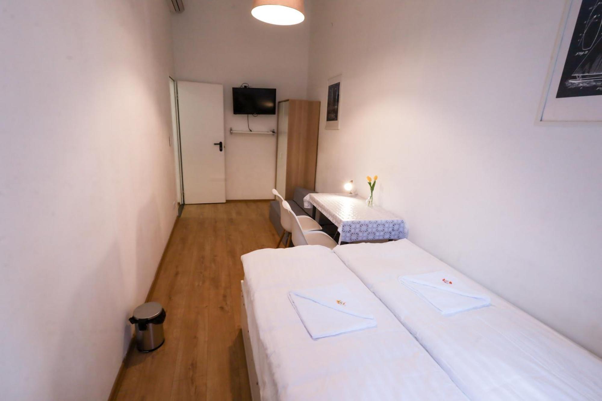 Apartment Pest-port 4 For 16 Person Budapest