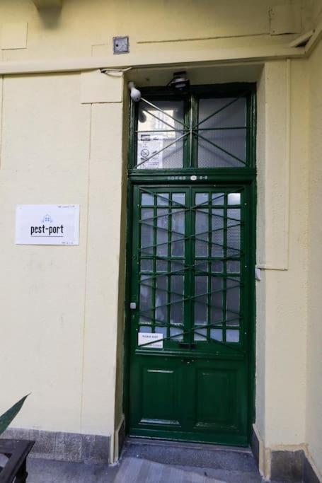 Apartment Pest-port 4 For 16 Person *